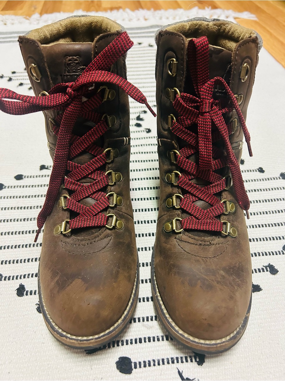 Kodiak Women’s Brown Leather Lace-Up Boots with Red Laces